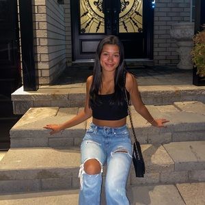 Meet your Posher, Julia